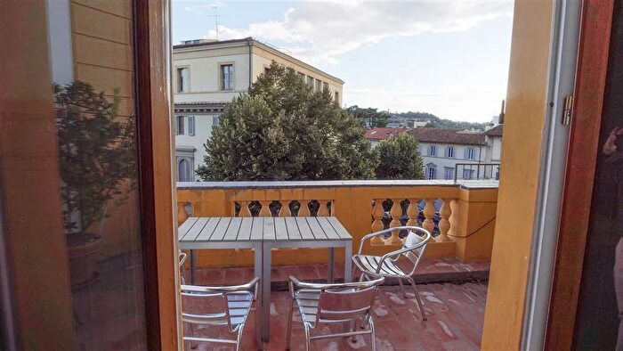 Appartamento con 8 locali in affitto in Firenze, Firenze