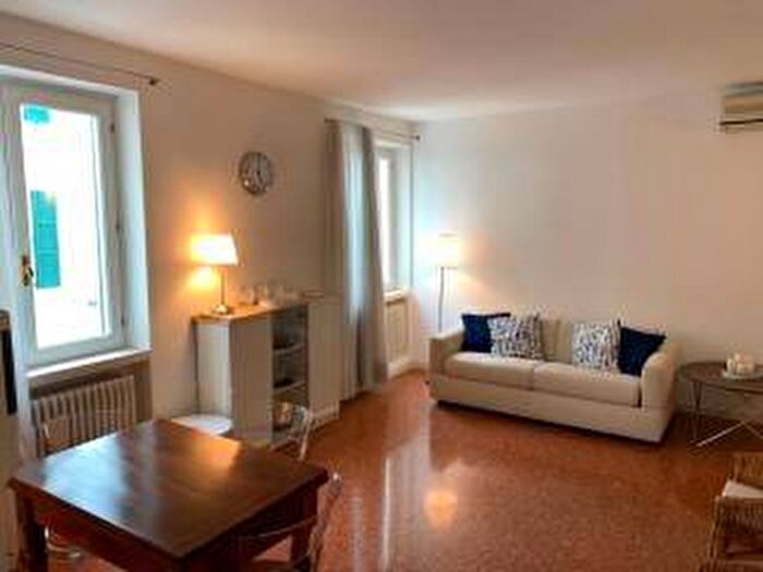 Appartamento trilocale in affitto in Via Raffaello Sanzio, Vercelli Wagner, Milano