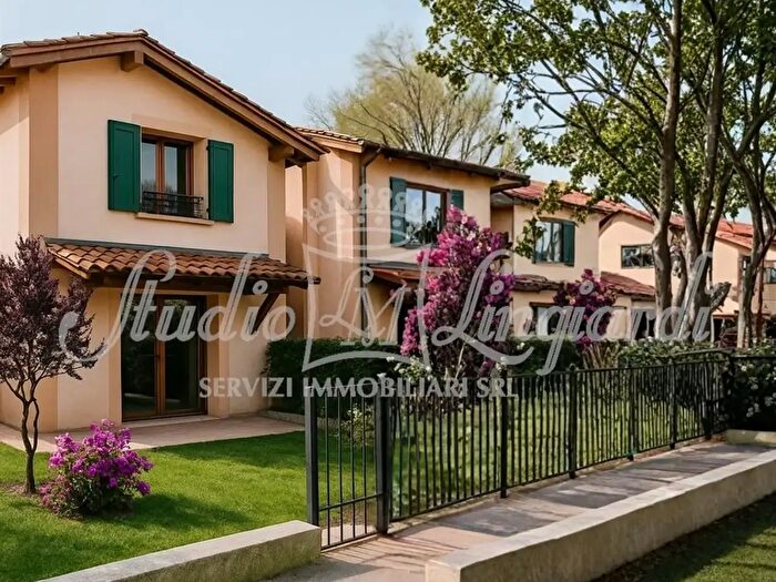 Casa quadrilocale in vendita in Via Barni, Dovera