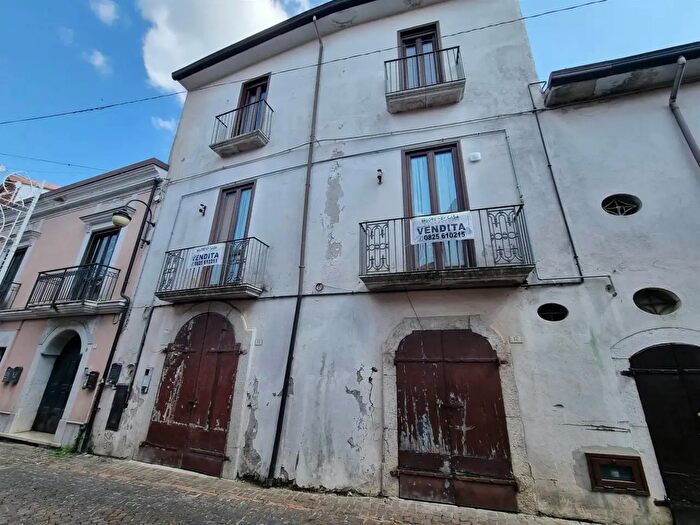 Appartamento con 6 locali in vendita in Via Malta, Montefalcione