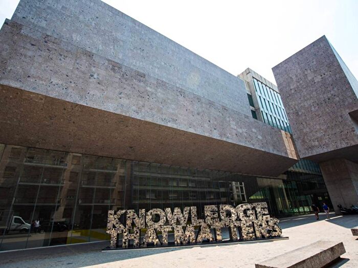 Appartamento bilocale in affitto in Via Guglielmo Corrado Röntgen, Bocconi, Milano