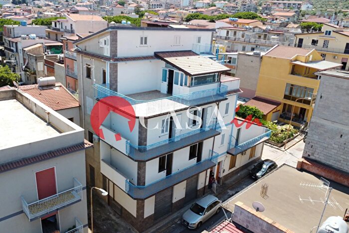 Appartamento con 5 locali in vendita in Via Bologna, Acquedolci