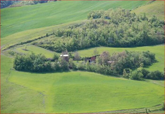 Casa con 6 locali in vendita in Via della Croce, Pianoro