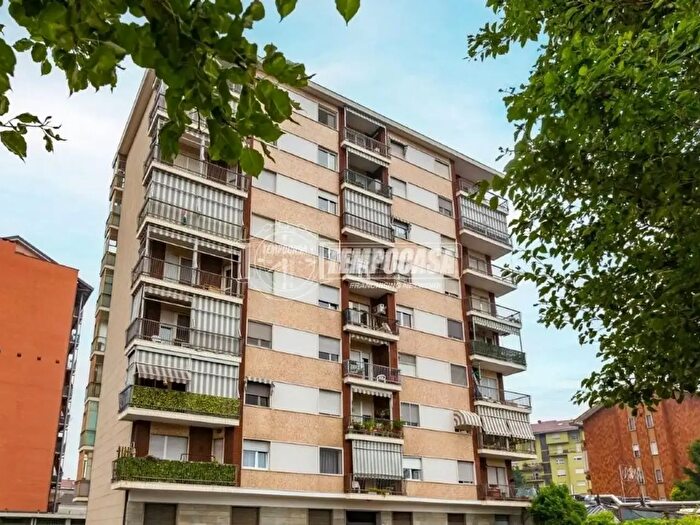 Appartamento trilocale in vendita in Strada di Settimo, Torino