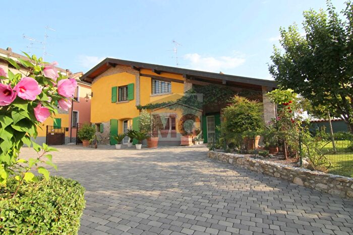 Casa con 8 locali in vendita in Via Cà De Miani, Scandiano