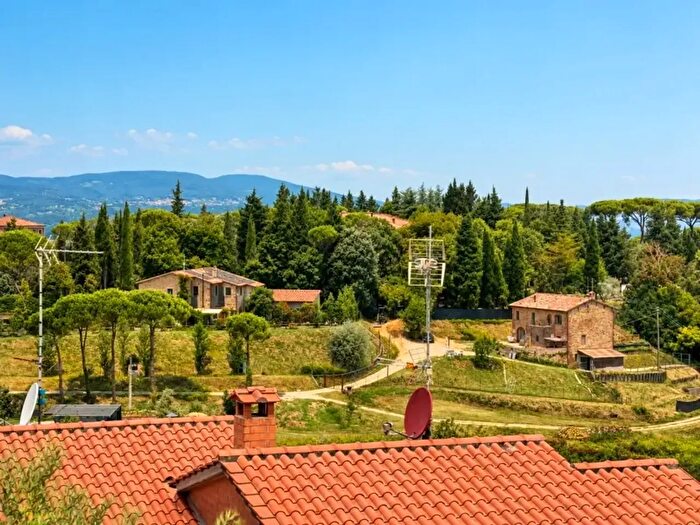 Casa con 16 locali in vendita in Citta' Della Pieve