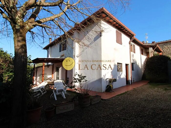 Casa con 7 locali in vendita in Reggello