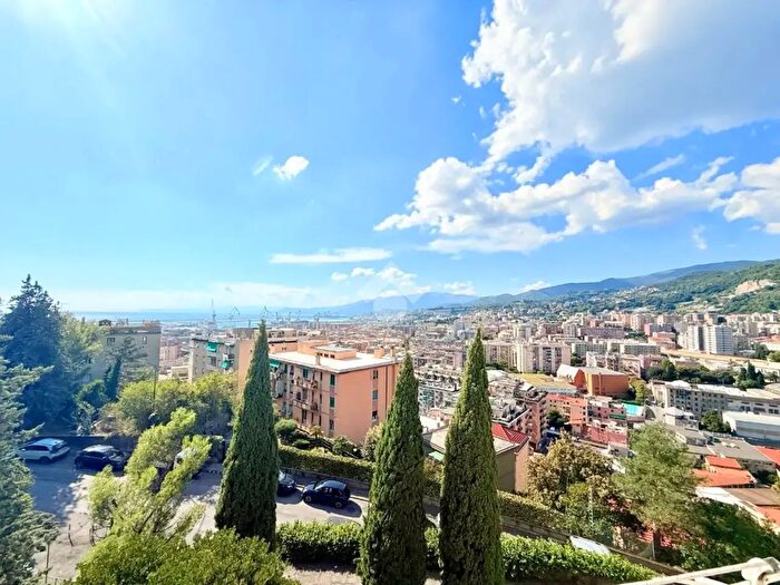 Appartamento quadrilocale in vendita in V Antonio Sant'Elia, Genova