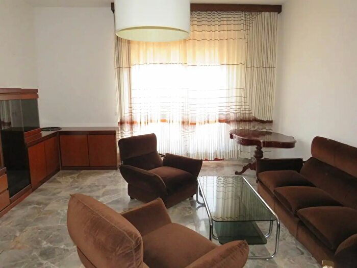 Appartamento con 5 locali in affitto in Livorno