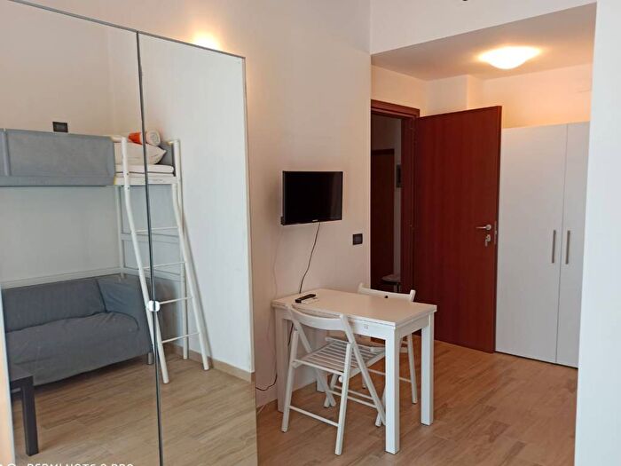 Appartamento monolocale in affitto in Via Monte Rosa, Monte Rosa Lotto, Milano