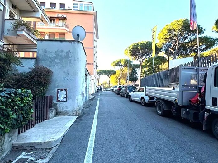 Appartamento con 5 locali in vendita in Via Carpegna, Roma