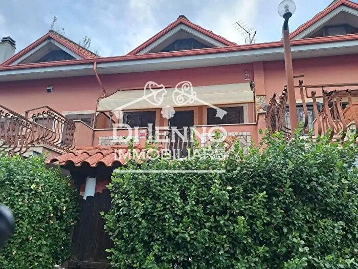 Casa trilocale in vendita in Via Campania, Fonte Nuova