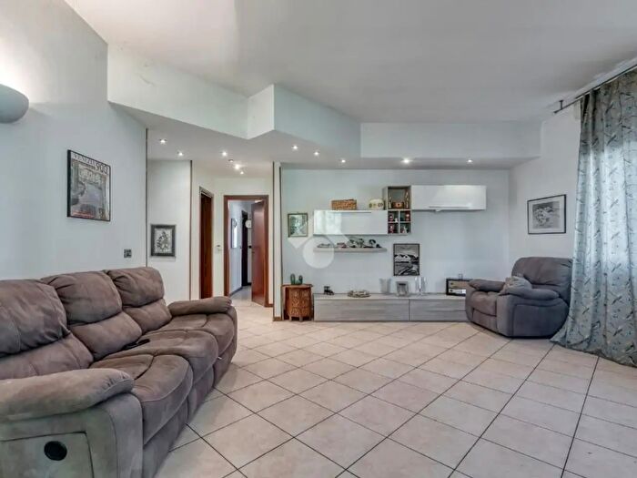 Casa con 5 locali in vendita in Via dell'Intagliatore, Bologna