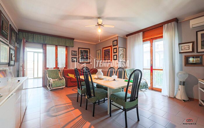 Appartamento con 5 locali in vendita in Montefiore Conca