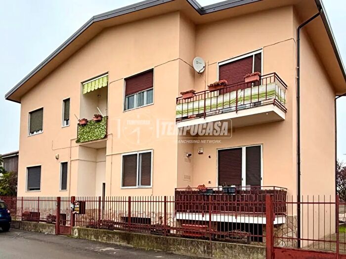 Appartamento trilocale in vendita in Via Cervino, Canegrate