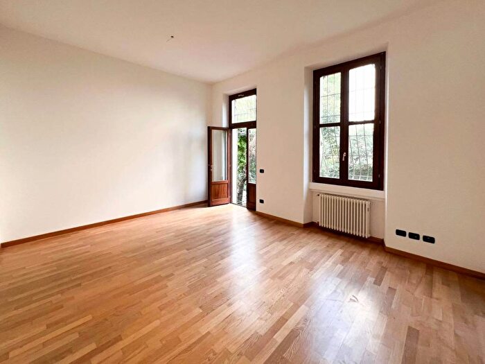 Appartamento con 6 locali in affitto in Via SantEusebio, Dezza, Milano