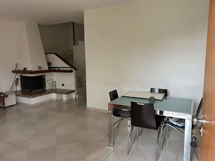 Casa con 6 locali in affitto in Carrara