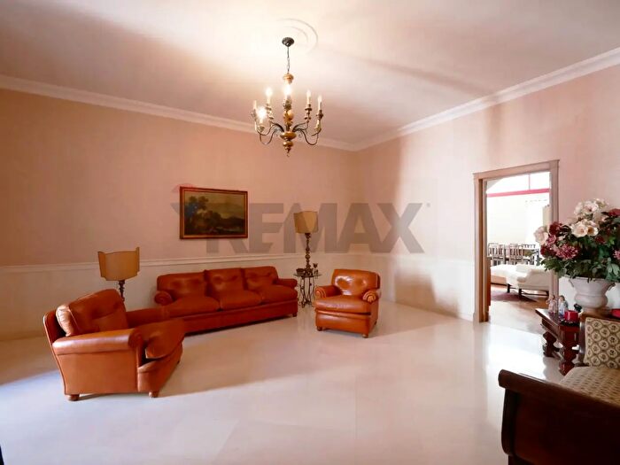 Appartamento con 5 locali in vendita in Via Martino, Bari