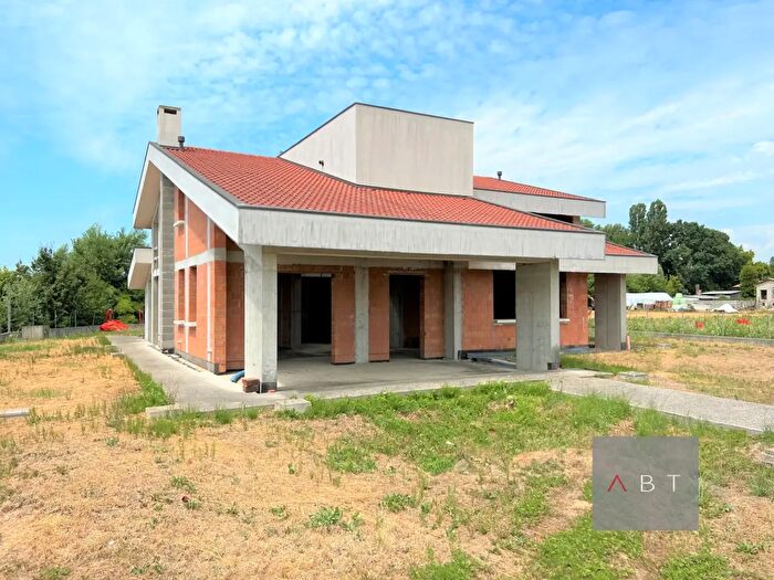 Casa quadrilocale in vendita in Villa Del Conte