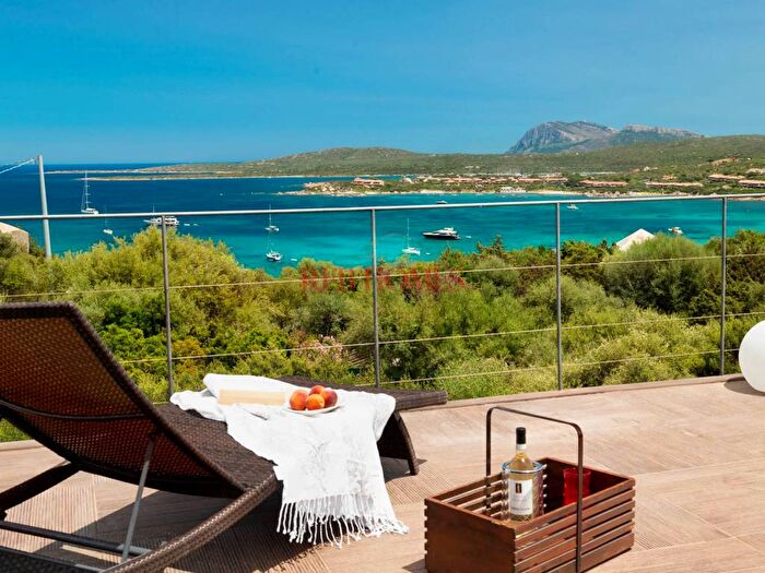 Casa quadrilocale in affitto in Via Marinella, Porto Rotondo, Olbia