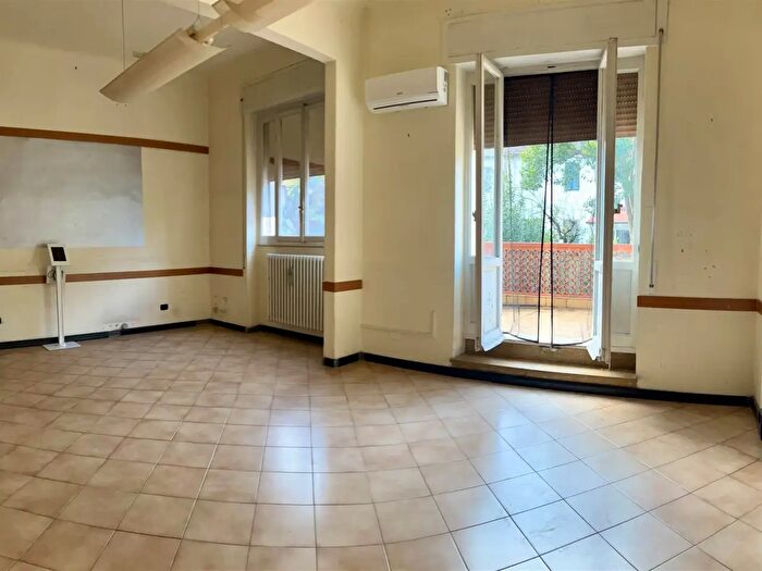 Casa con 9 locali in vendita in Firenze
