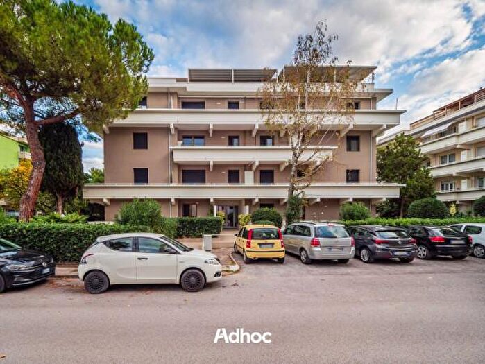 Appartamento quadrilocale in vendita in Via degli Oleandri, Fano