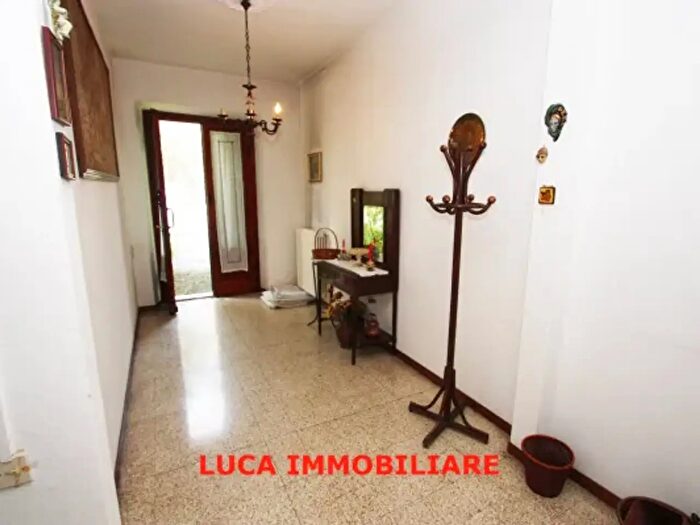 Casa con 6 locali in vendita in Via Emilio Alessandrini, Uzzano