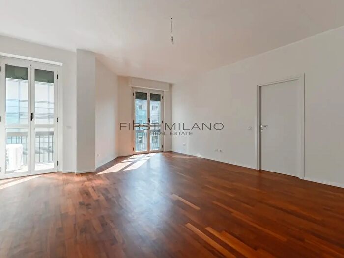 Appartamento trilocale in vendita in Viale Lunigiana, Milano