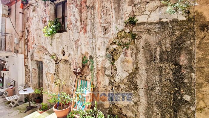 Casa bilocale in vendita in Via Madonna dellOrto, Monreale