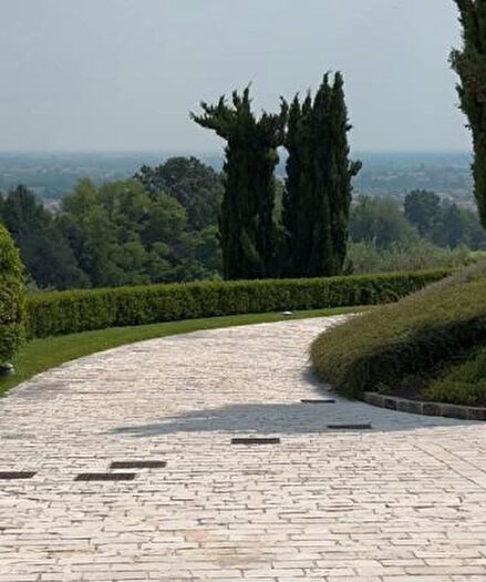 Casa con 6 locali in vendita in Conegliano