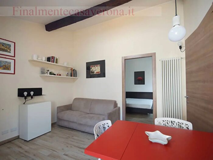Appartamento bilocale in affitto in Via Santa Felicita, Verona
