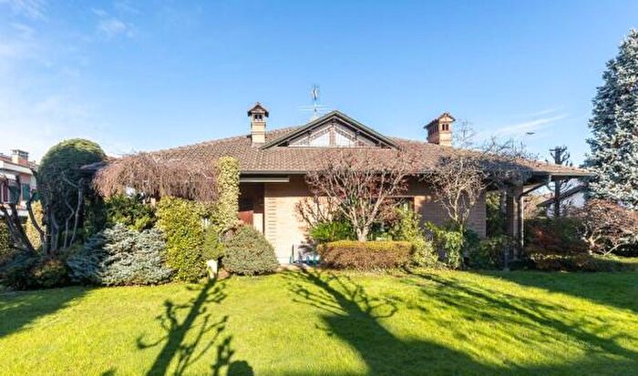 Casa con 5 locali in vendita in Via Dante Alighieri, Vaprio DAdda