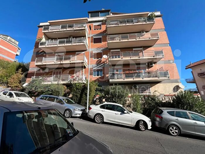 Appartamento con 6 locali in vendita in Via Fratelli Bandiera, Gravina Di Catania