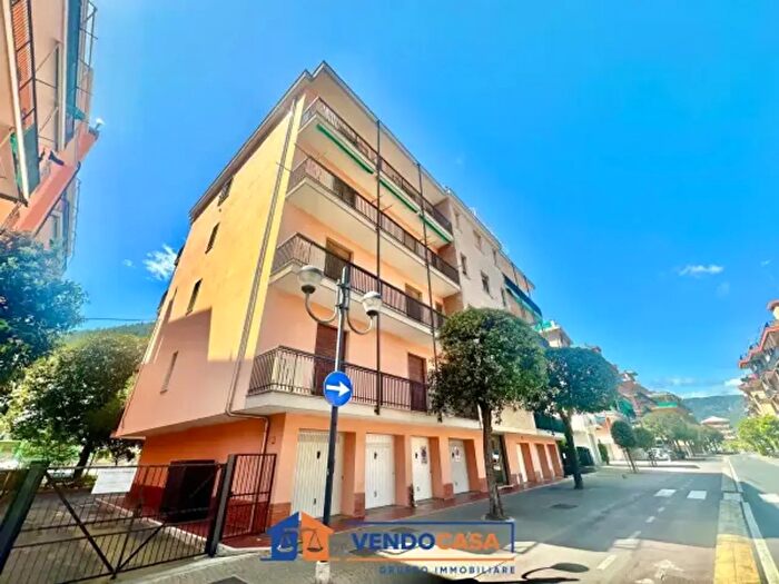 Appartamento bilocale in vendita in Via Giardini, Borghetto Santo Spirito