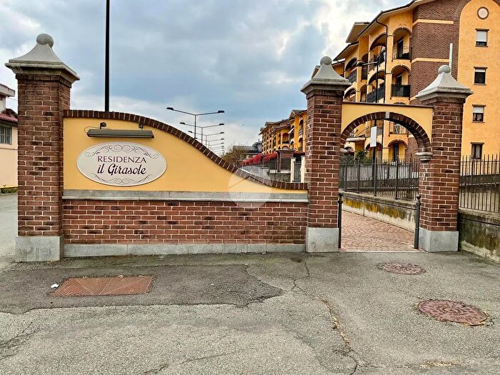 Appartamento trilocale in vendita in Via Giorgio Perlasca, Leini