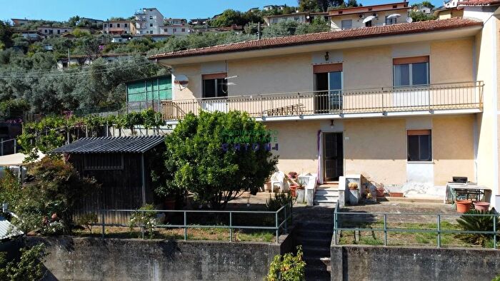 Casa con 6 locali in vendita in Via Orfeo Lenzetti, Montignoso