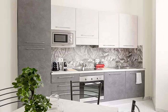 Appartamento trilocale in affitto in Via Pietro Maroncelli, Garibaldi Corso Como, Milano