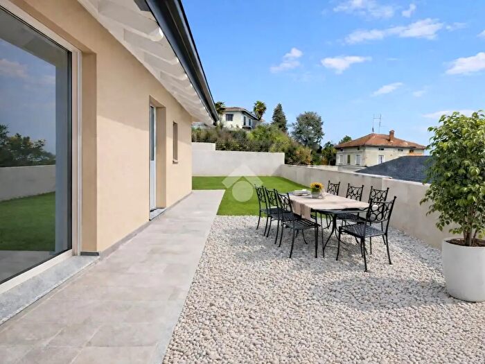 Casa con 5 locali in vendita in Via Cervino, Gattinara