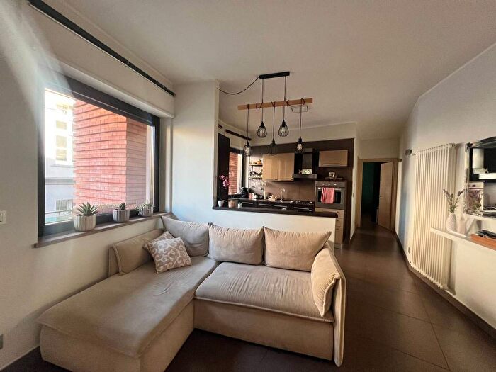 Appartamento trilocale in affitto in Via Cerrato, Centro, Alba