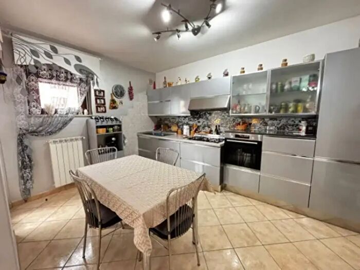 Appartamento trilocale in vendita in Via dei Calafati, Orte