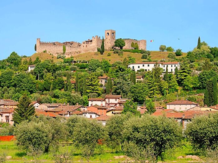 Casa quadrilocale in affitto in Via Giuseppe Verdi, Padenghe sul Garda