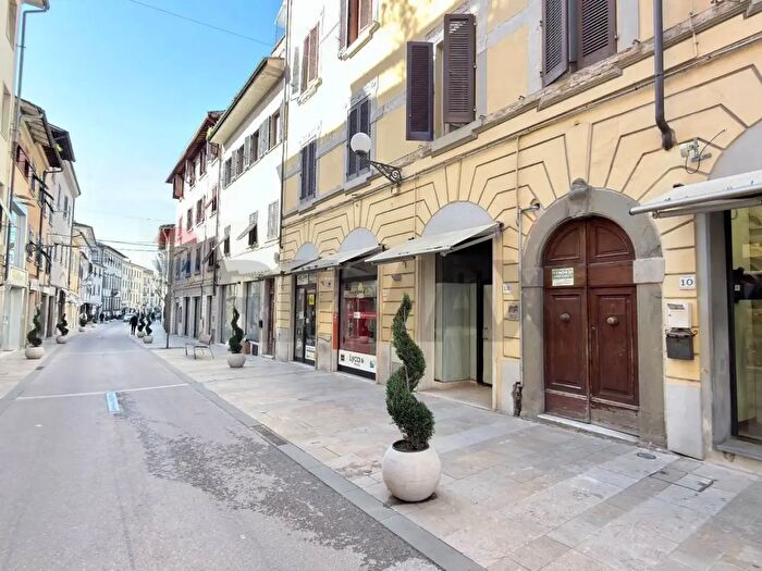 Appartamento con 7 locali in vendita in Corso Giacomo Matteotti, Fucecchio