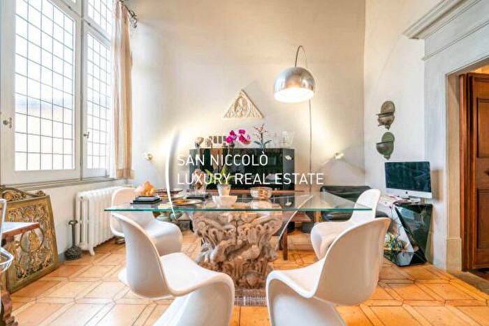 Appartamento con 6 locali in vendita in Firenze