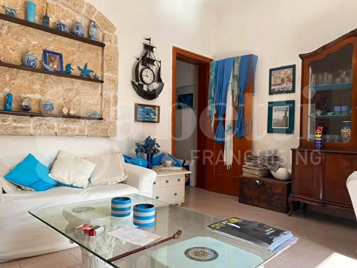 Casa quadrilocale in vendita in Via Rinaru Arenile Snc, Nardo