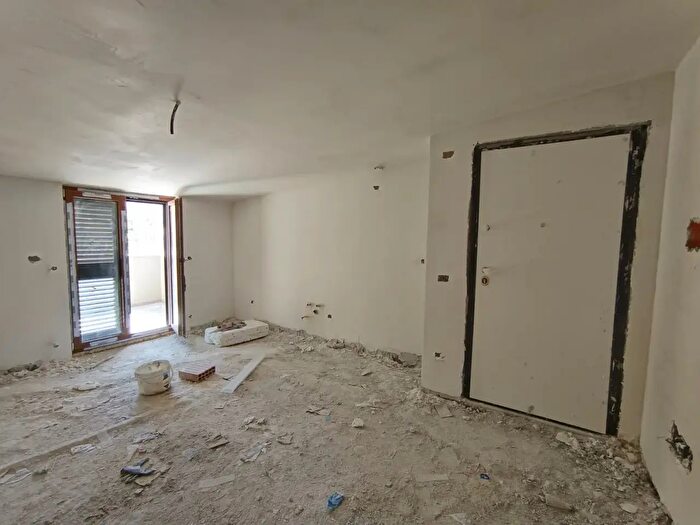 Appartamento bilocale in vendita in Via SantAndrea Apostolo, Solofra