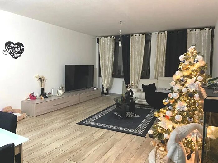 Appartamento con 5 locali in vendita in Via Rino Cavaliere, Fiorenzuola DArda