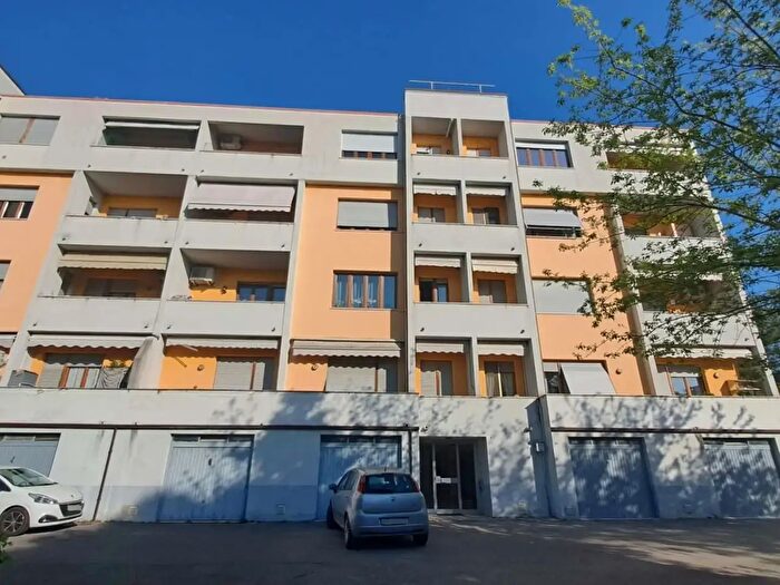 Appartamento con 6 locali in vendita in Via Grecia, Jesi