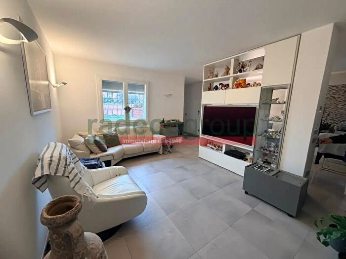 Casa con 5 locali in vendita in Via Inghilterra, Livorno