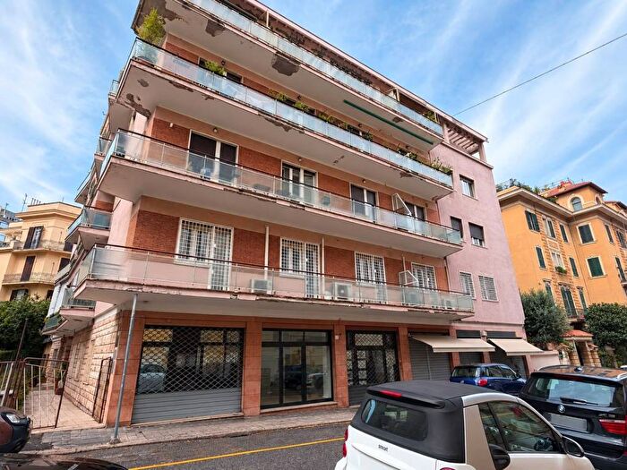 Appartamento trilocale in affitto in Via Giorgio Baglivi, Policlinico, Roma