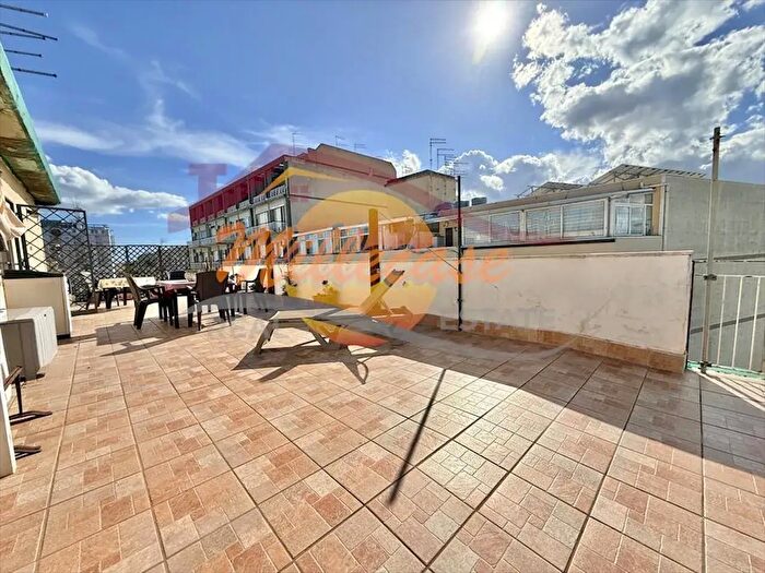 Appartamento con 5 locali in vendita in Via Pietro Novelli, Siracusa